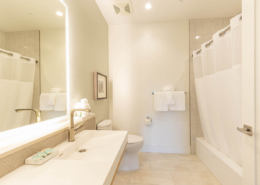 Luana Garden Villas 1C | Guest Bathroom